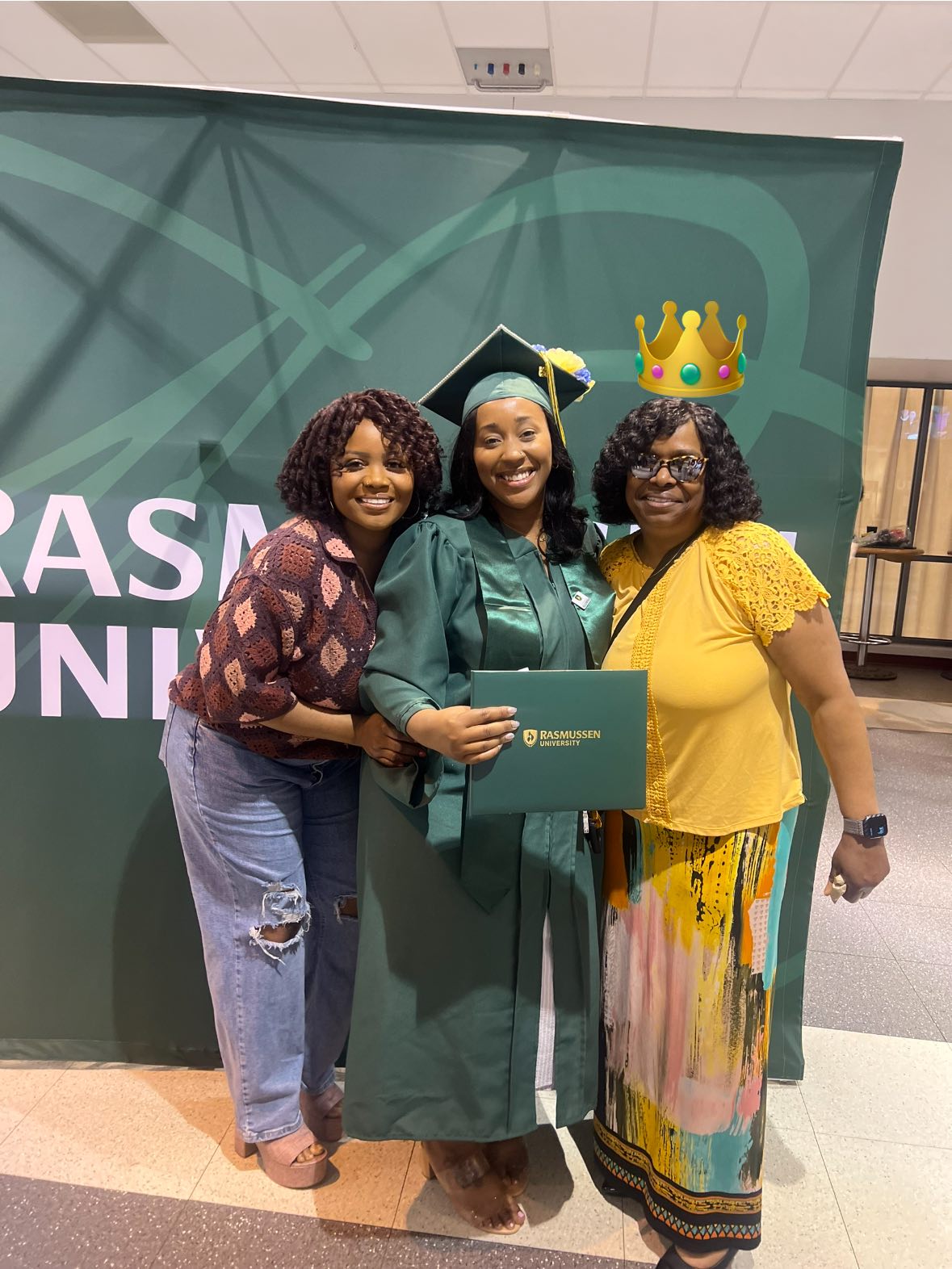 Before the night ends, Happy Birthday Mama! Love you My Gurl 🫶🏽😘 Diana Jones